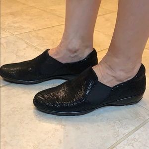Brand new without box Vaneli sport slip-ons